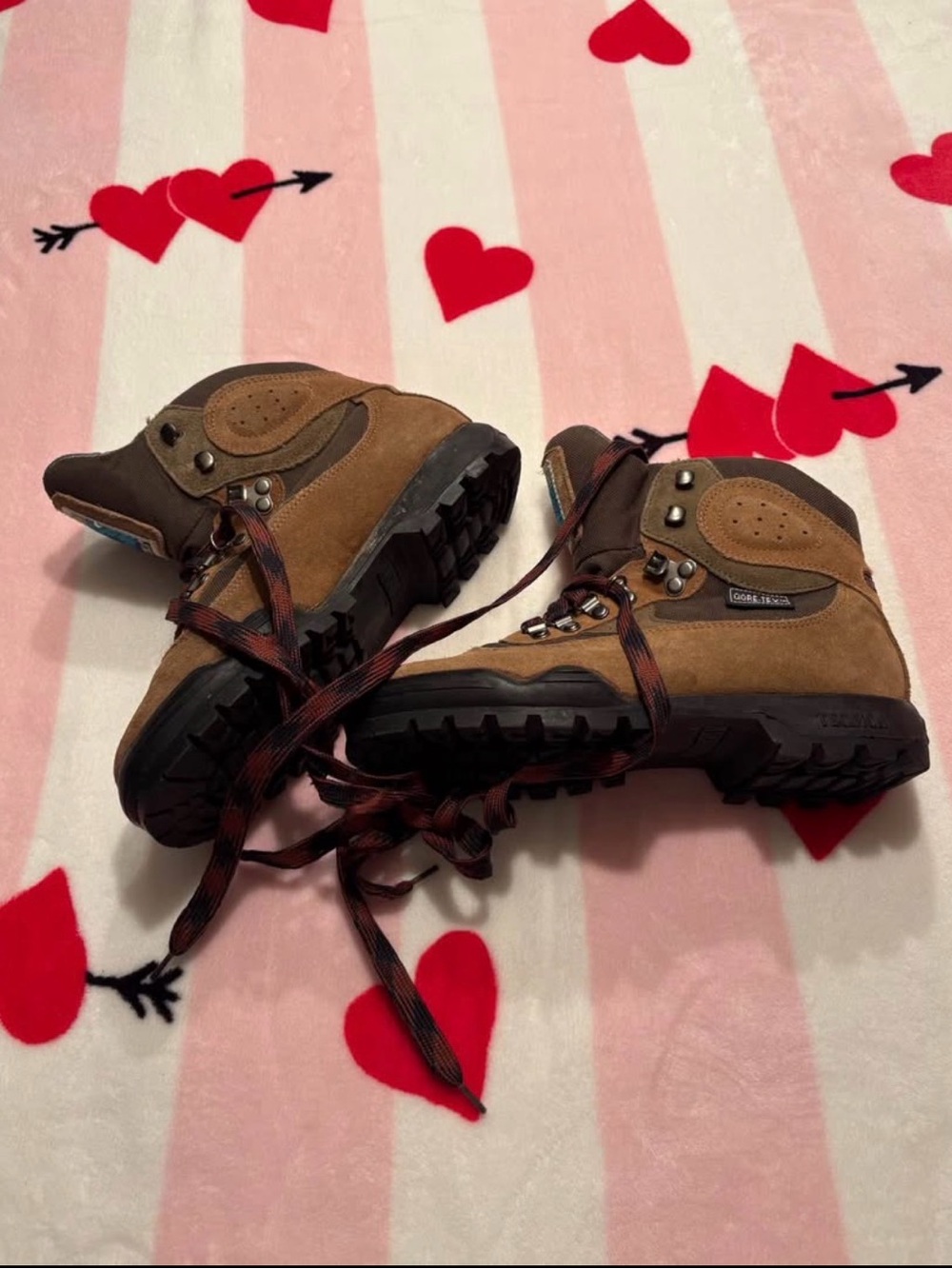 Woman’s Brown Hiking Boots